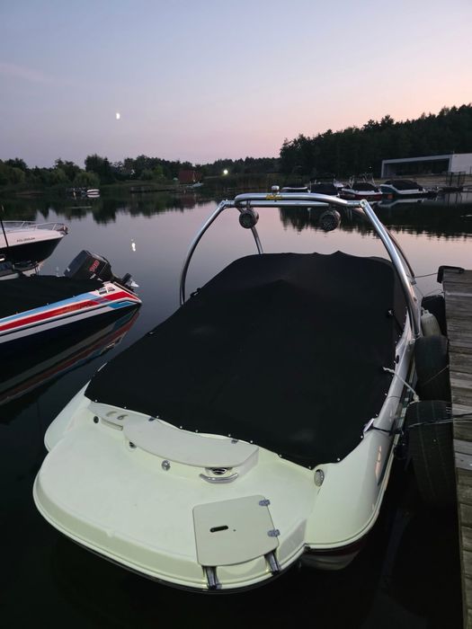 Motorówka STINGRAY 208 LR Wake – 2013 r. – 9 osób