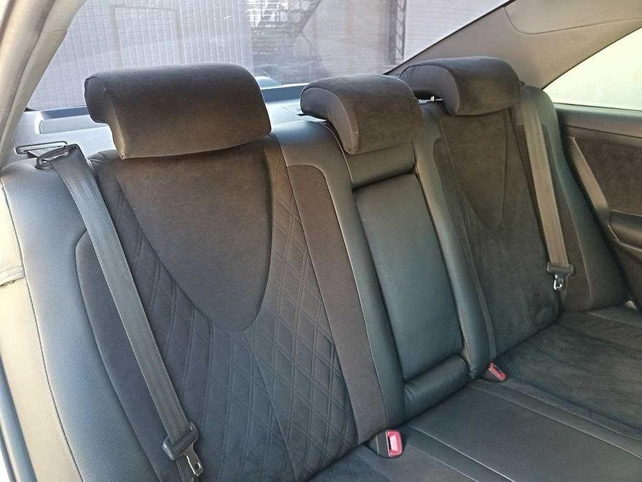 Продаю свій автомобіль Toyota camry