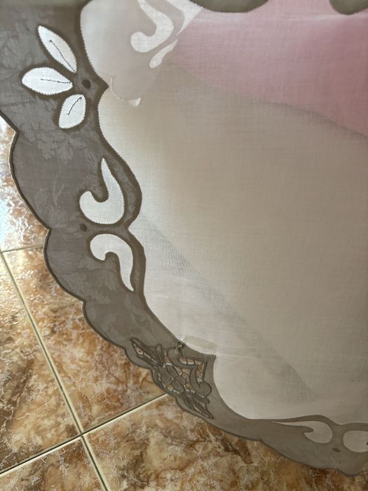 Colcha de organdy e bordado da Madeira