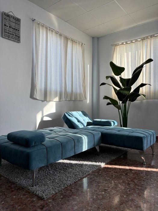 Novo sofá Aroa CheissLounge em veludo azul