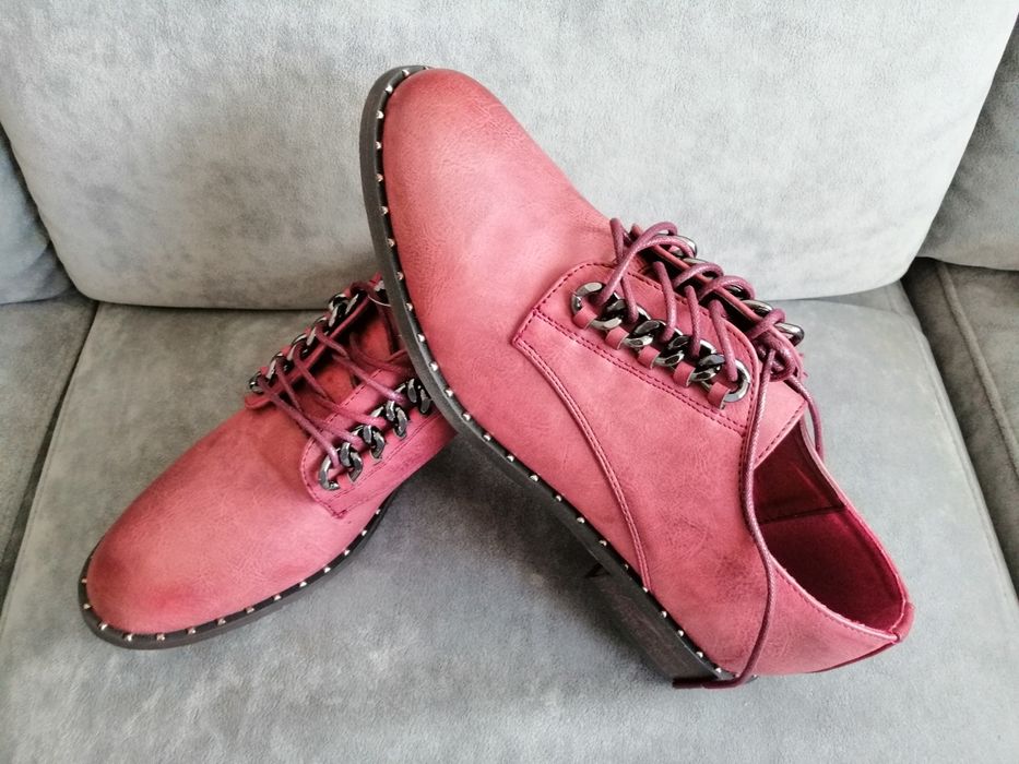 Nowe buty damksie czerwone rozm 40