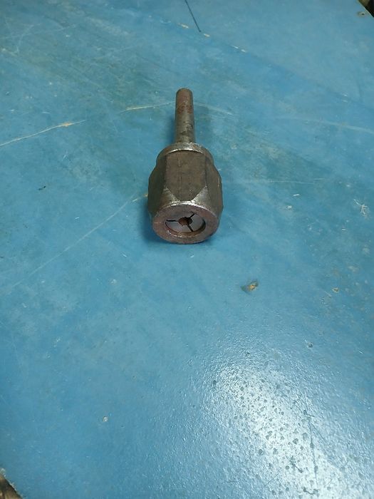 Патрон  цанговий