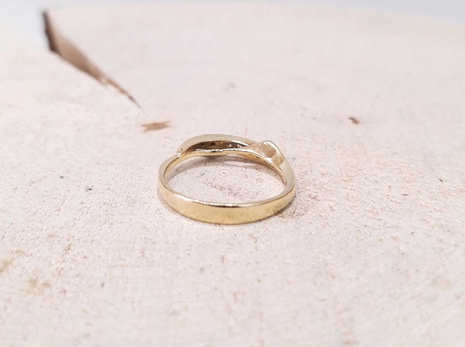 Złoty pierścionek p.585/2,92g