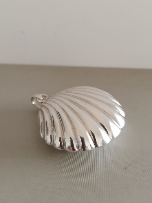 Medalha concha em prata 925