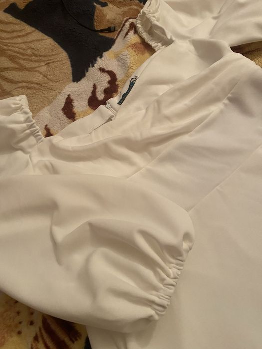 Платье белое нарядное