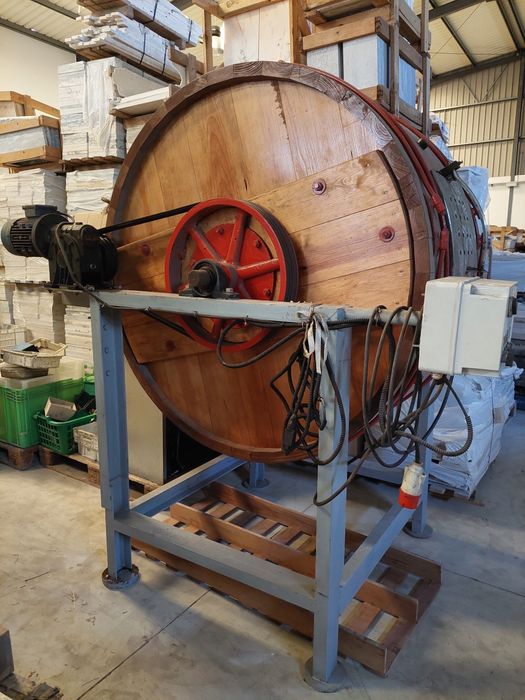 Flon em madeira novo