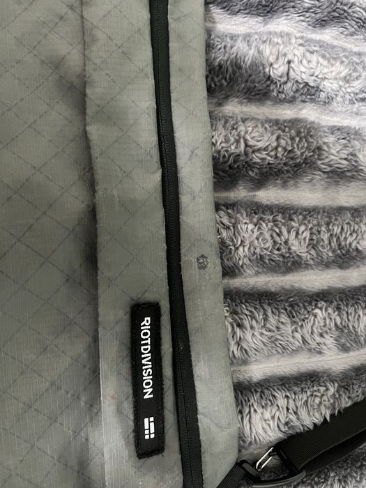 сумка riot division сіра на обмін або продаж