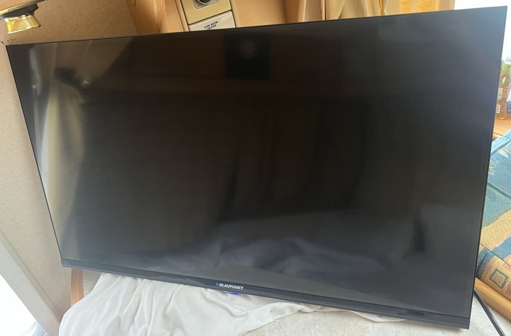 Vendo TV LED 32 polegadas como nova