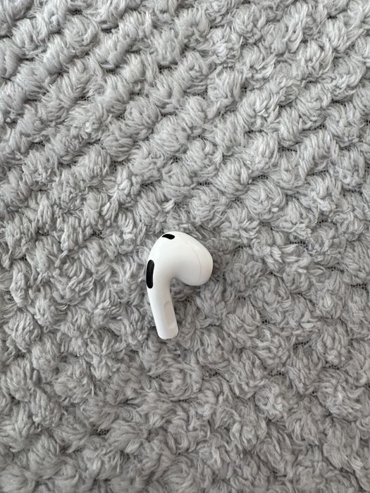 AirPods 3 Правий навушник А2565