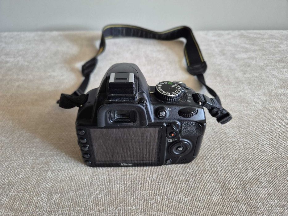 Nikon D3100 + objetiva 18-55 + saco transporte