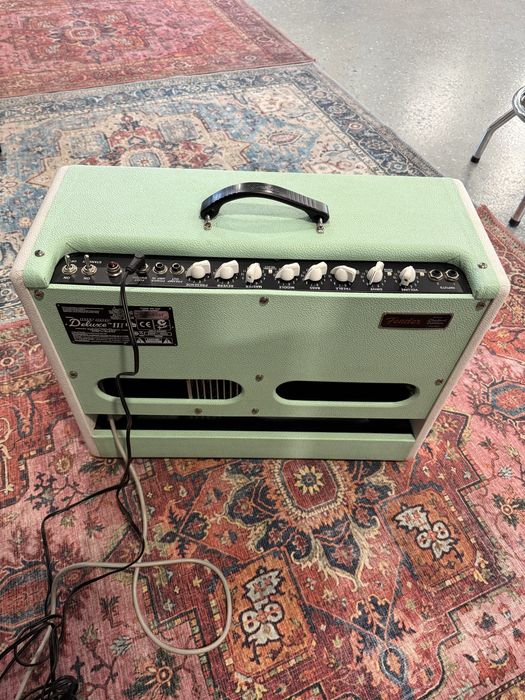 Amplificador guitarra Fender Hot Rod Deluxe 40w 12” Surf Green