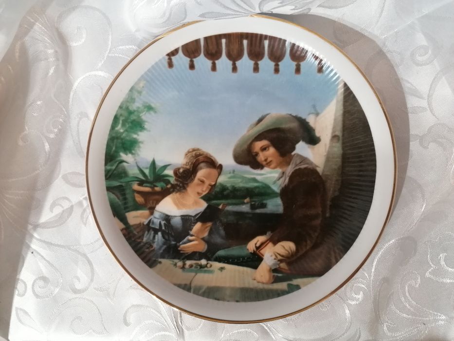 Piękny duży porcelanowy talerz PRL Wałbrzych Scena Balkonowa polecam