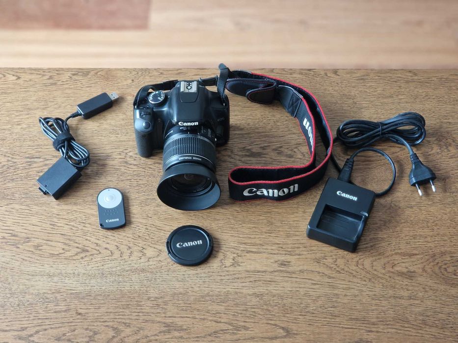 Canon EOS 450D + 18-55mm IS + Carregador + Comandos + Extras
