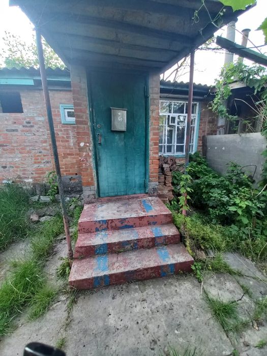 Сакко, продам добротну 2-х кімнатну частину будинку з комунікаціями