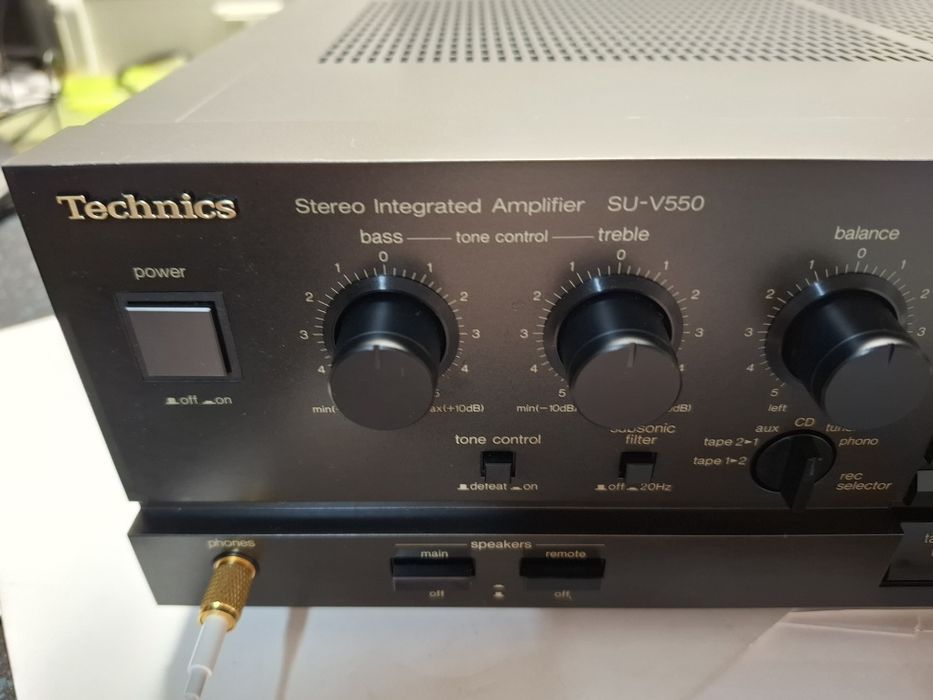 Amplificador Technics  SU- V 550