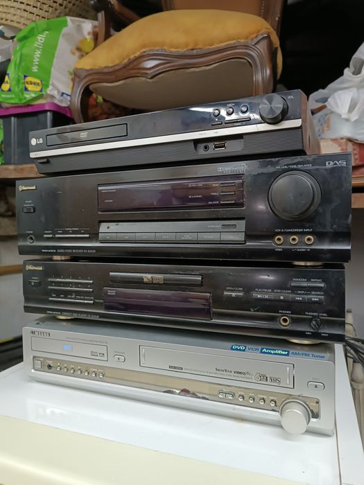 Aparelhos CD e amplificador