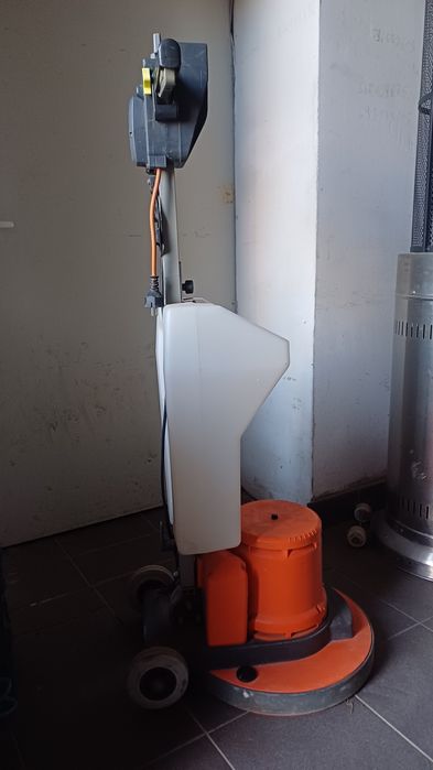 Szorowarka Numatic HFM 1515