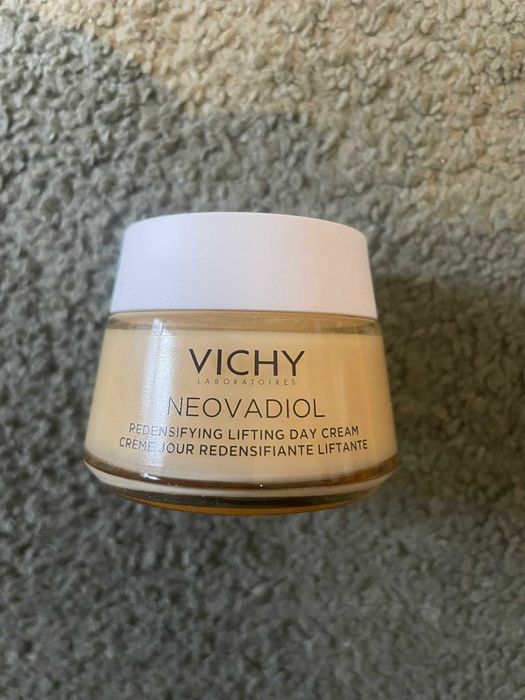 Vichy Neovadiol po menopauzie ujędrniający przeciw plamom 3001