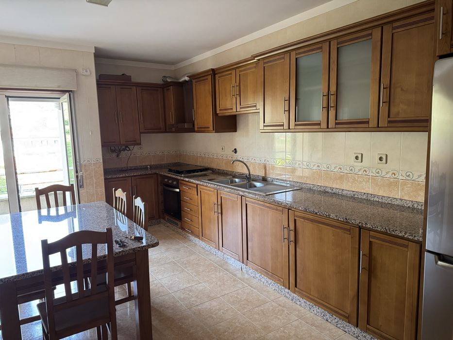 Arrenda se apartamento T2 em Lamego