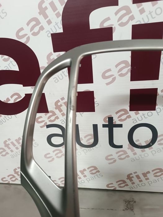 Moldura da Consola Central / Rádio / Aro OPEL ASTRA J - 13257562