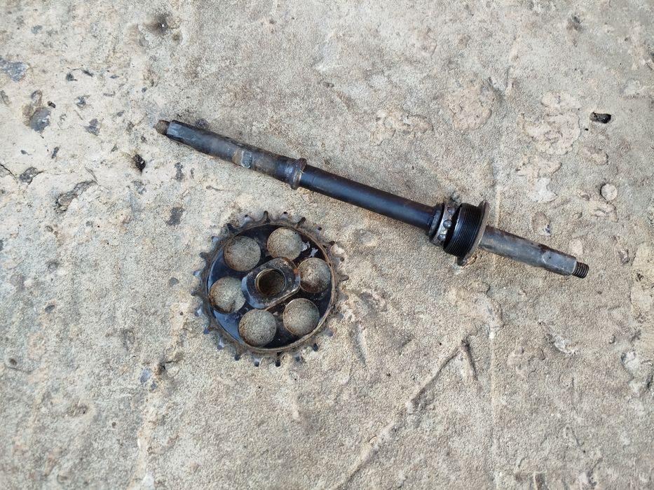 Продам кронштейн, підніжка, платформа, вісь, зірочка для Fada Idea