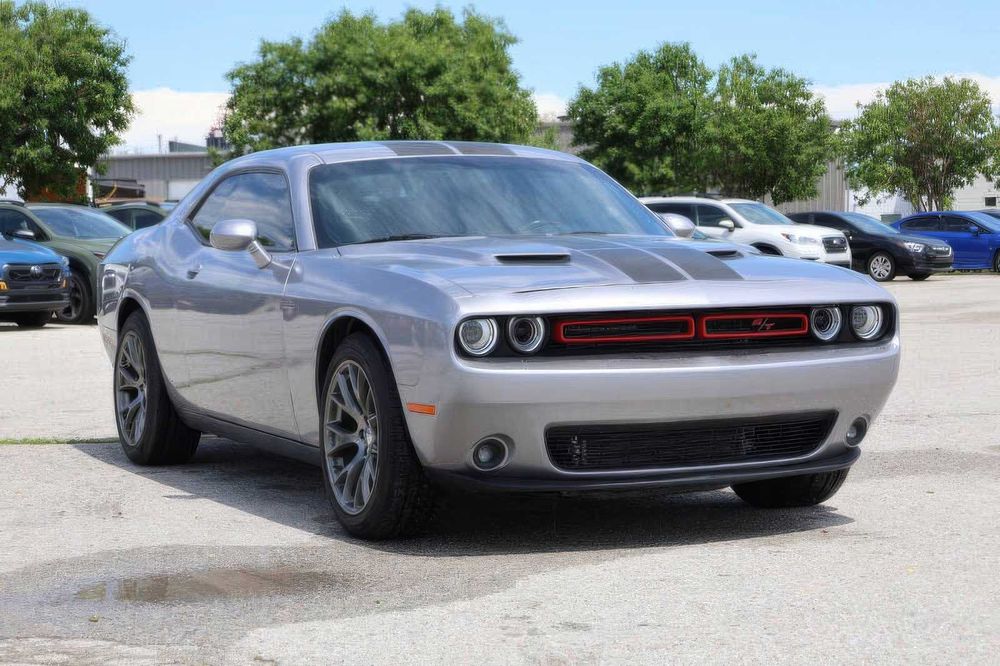 Dodge Challenger      2017
