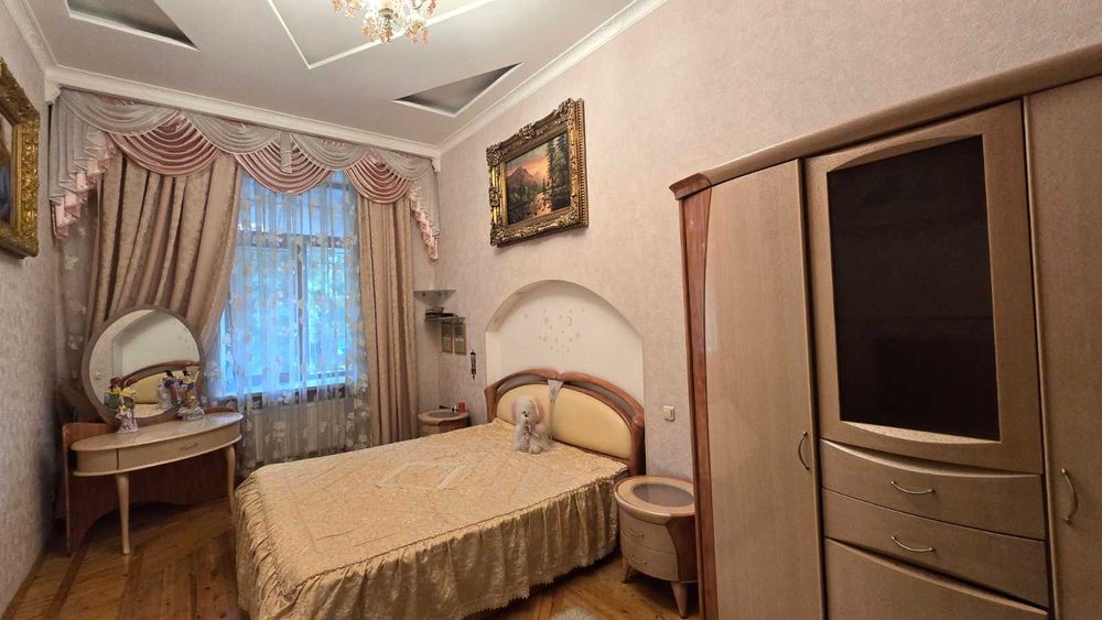 Продам 4 комнатную квартиру в Приморском районе с АГВ. Проспект Шевченко / Пироговская