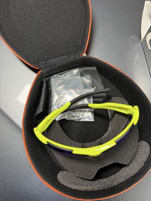 Óculos desporto Catlike novo