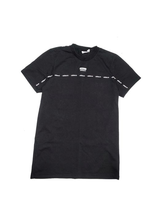 Плаття adidas L сяже і на М як оверсайз