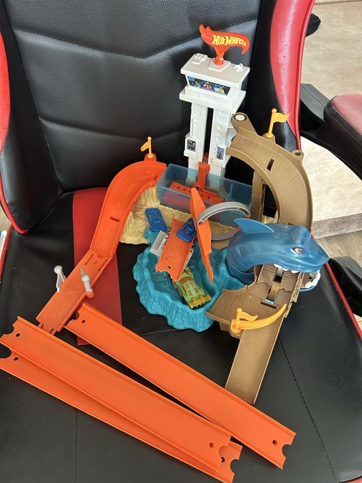 Трек Hot Wheels Shark