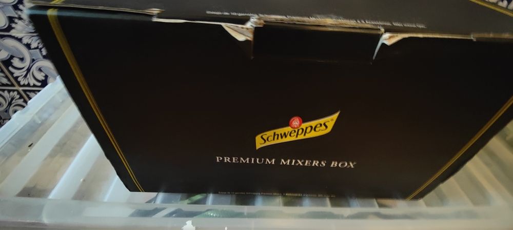 Schweppes gin, caixa conjunto completa