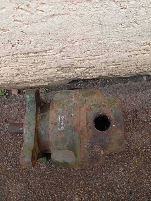 Масляний насос         .