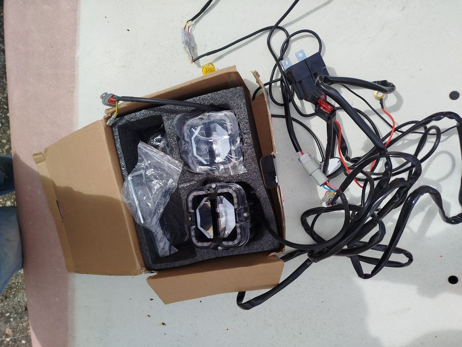 Faróis led 3 funções, mínimos médios e máximos