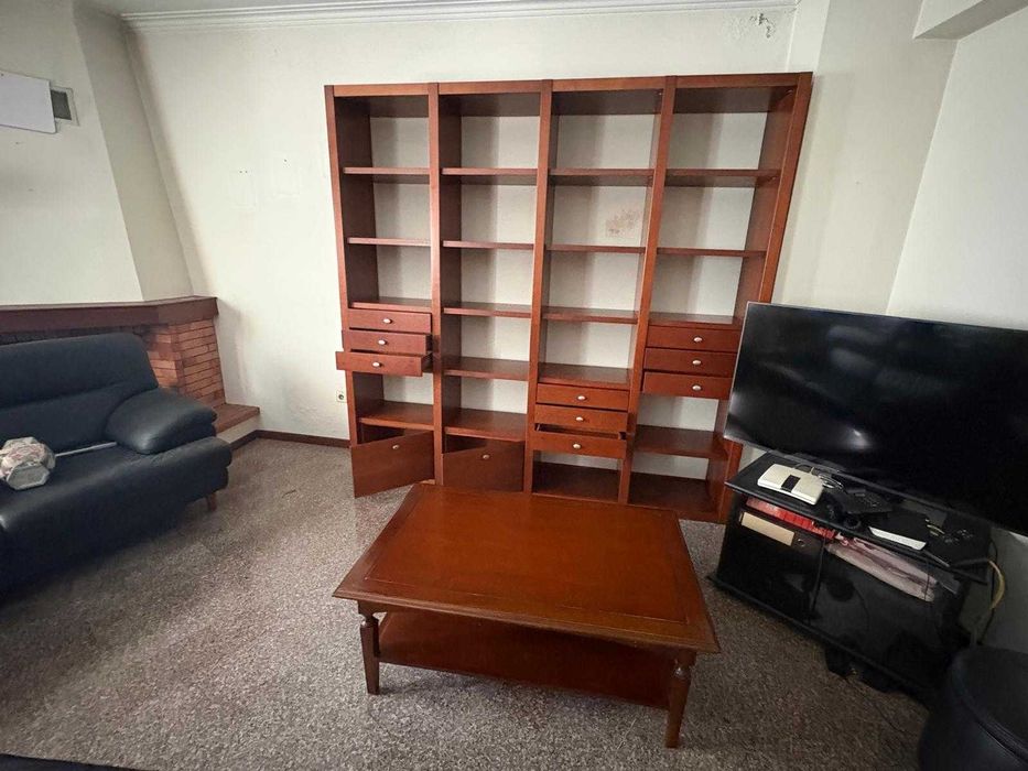 Estante em cerejeira