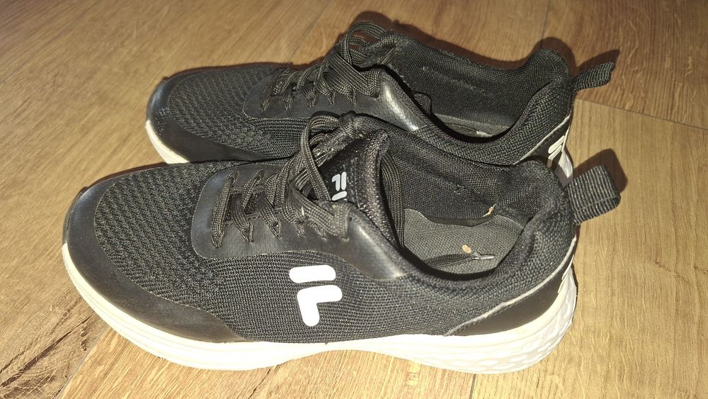 Кросівки Fila р.37