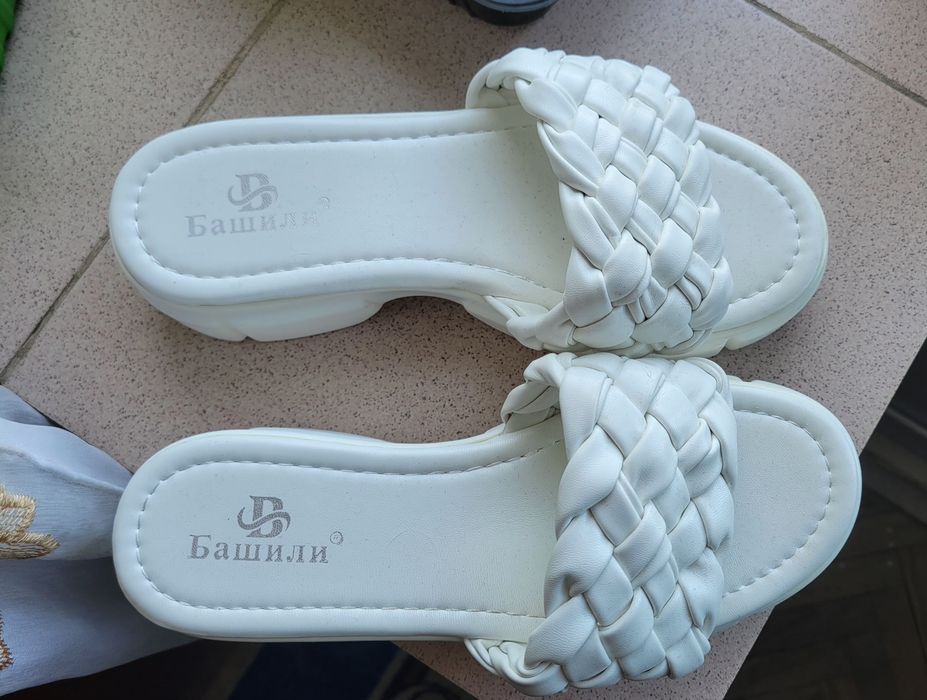 Каці жіночі білі