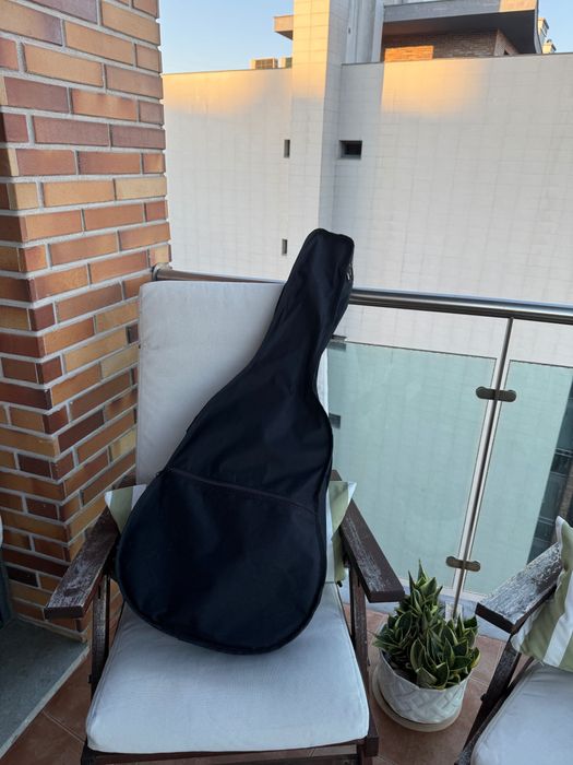 Guitarra Stagg C542 4/4 para esquerdino + saco
