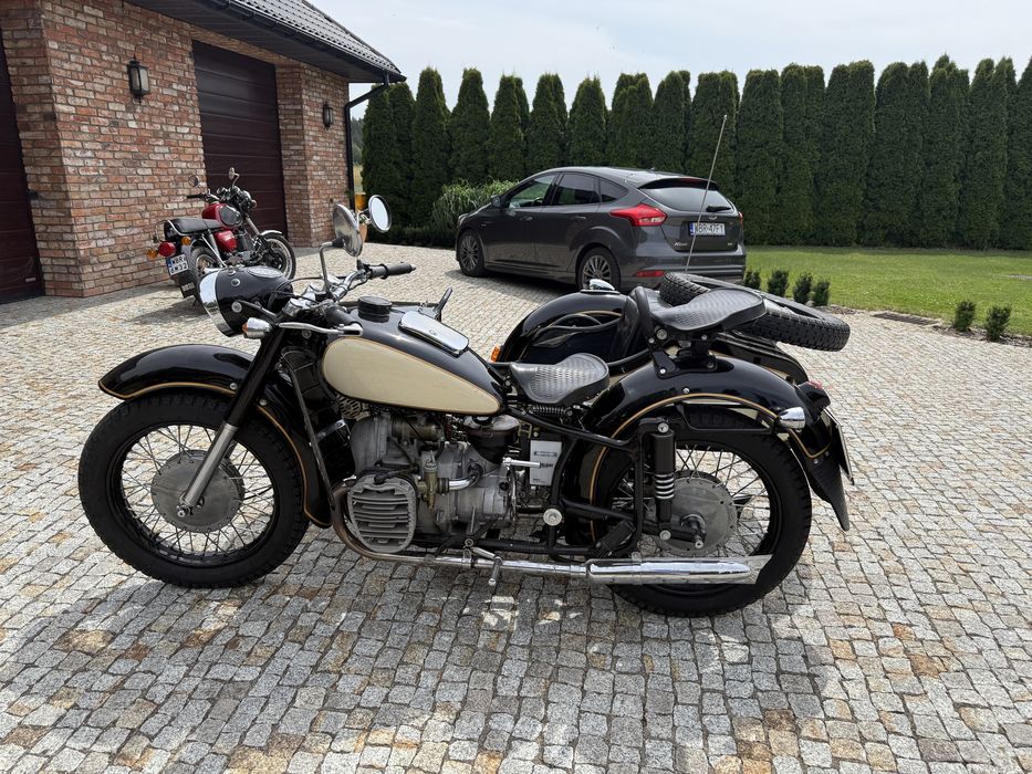 Motocykl Dniepr K-750