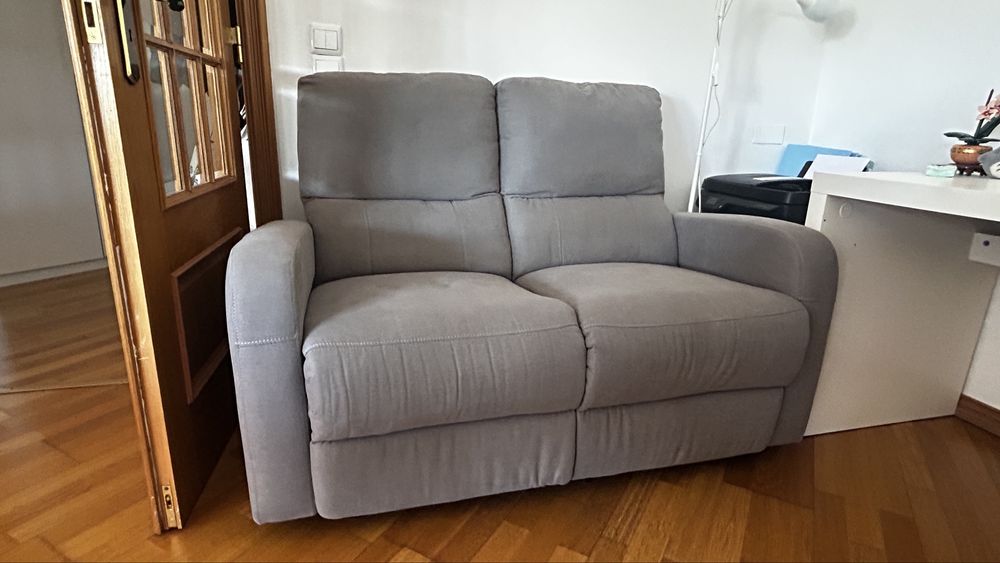 Sofá 2 lugares reclinável cinzento