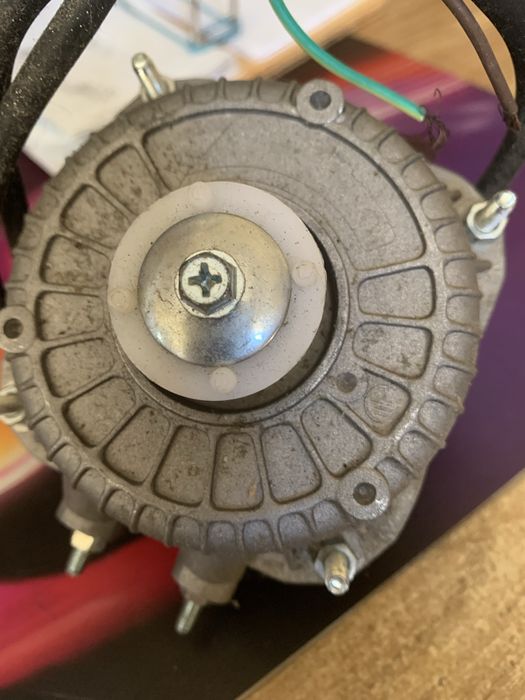 Двигун вентилятора обдува холодильних установок