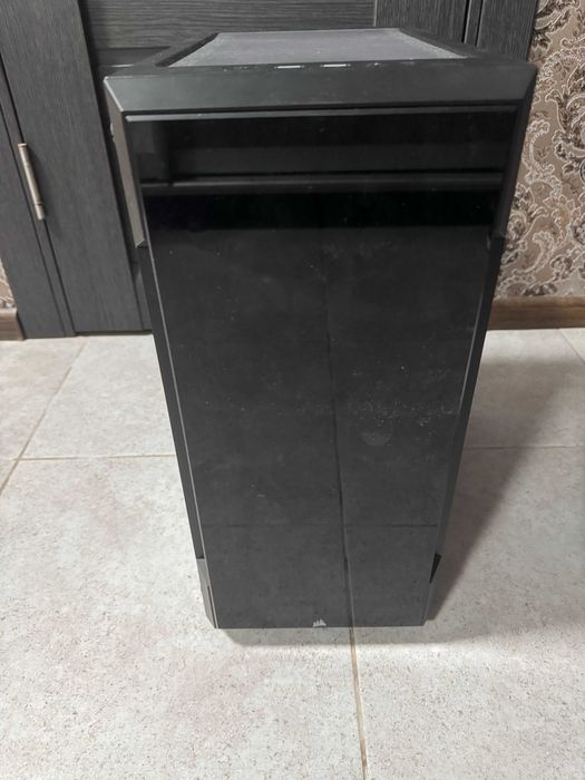 Продам корпус Corsair icue 220t tempered glass