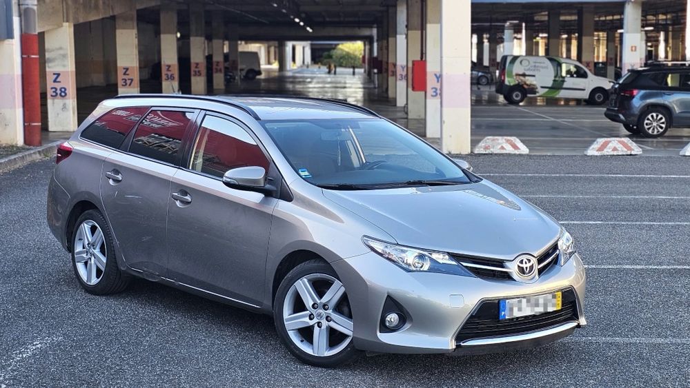 Toyota Auris Touring Sport 1.4 D4D foto 2