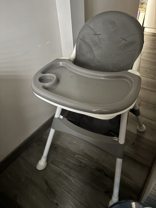 Стільчик для годування