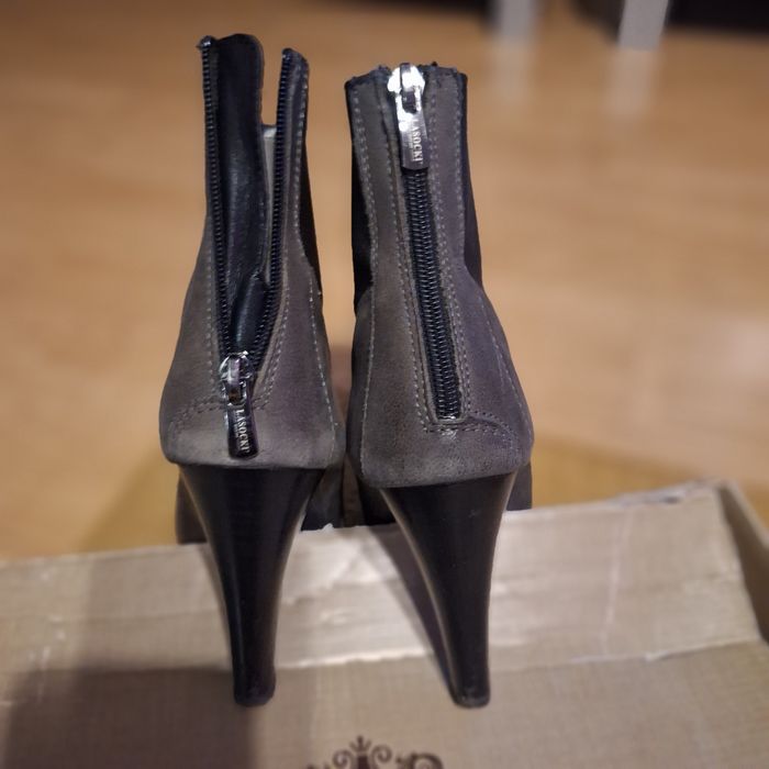 Botki na platformie Lasocki