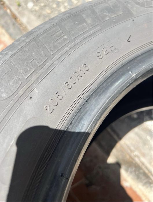 205/60/16 Michelin 2 pneus
