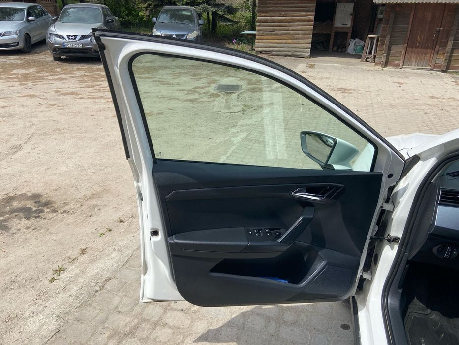Автомобіль seat arona