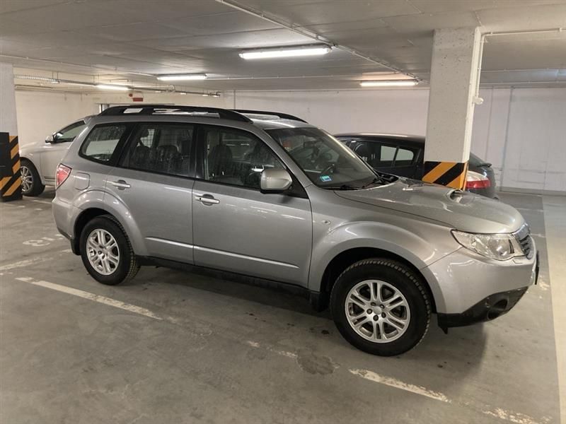 Subaru Forester Subaru Forester -uszkodzony silnik-