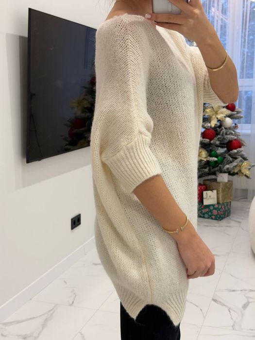 Светр білий новий