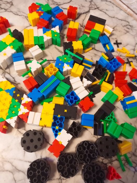 Продам оригинальный конструктор,,Мottik"