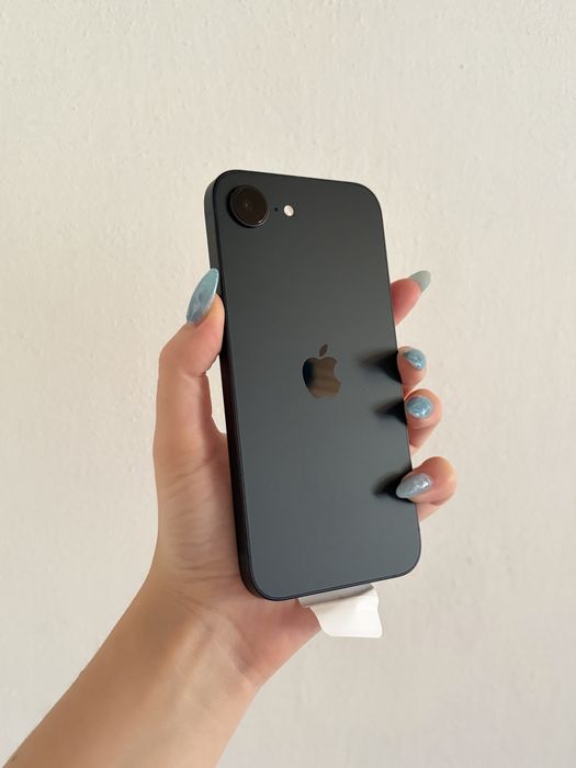 iPhone 16e 128 GB
